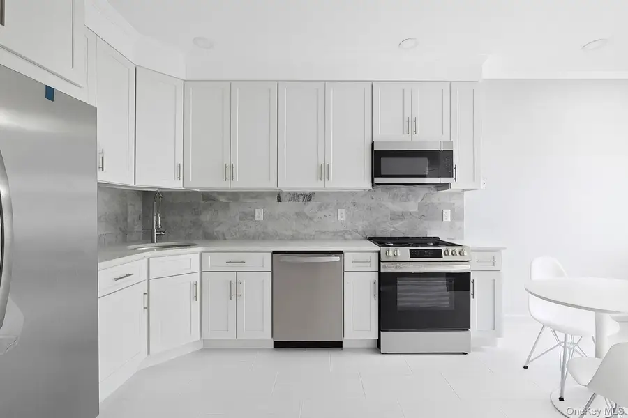 18 Brookville Way, Manorville, NY 11949 - Image #3