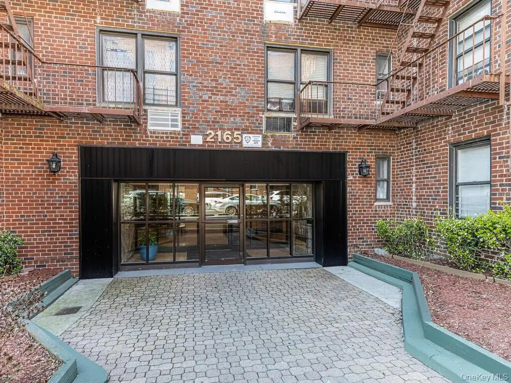 2165 Matthews Avenue #4A, Bronx, NY 10462 - Image #1
