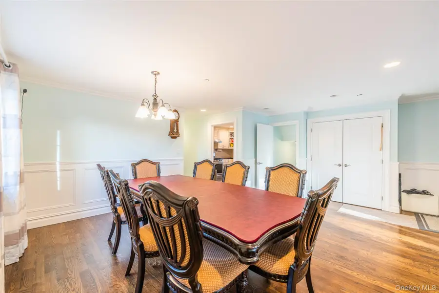 4515 Browvale Lane, Little Neck, NY 11362 - Image #3