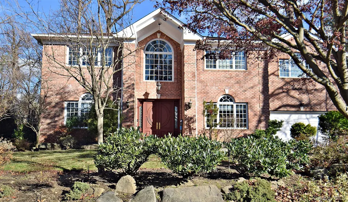 35 Meadow Woods Road, Great Neck, NY 11020 - Image #1