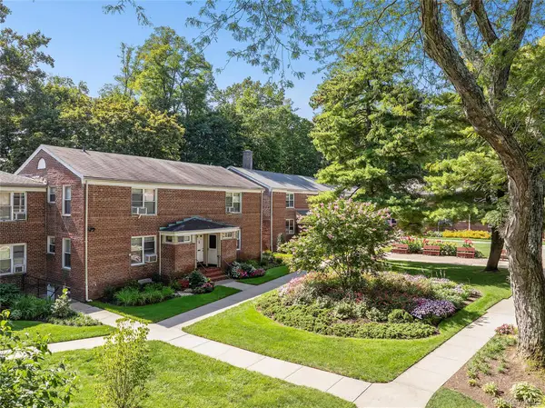 44 Edwards Street #1A, Roslyn Heights, NY 11577