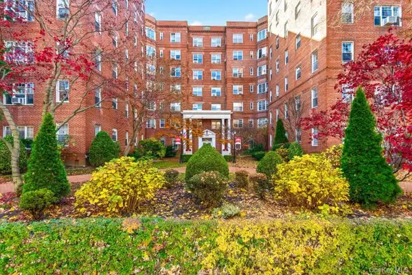 76-36 113rd Street #2M, Forest Hills, NY 11375