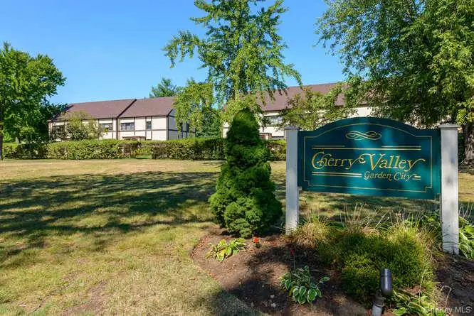 127 Fifteenth Street #E2, Garden City, NY 11530 - Image #1