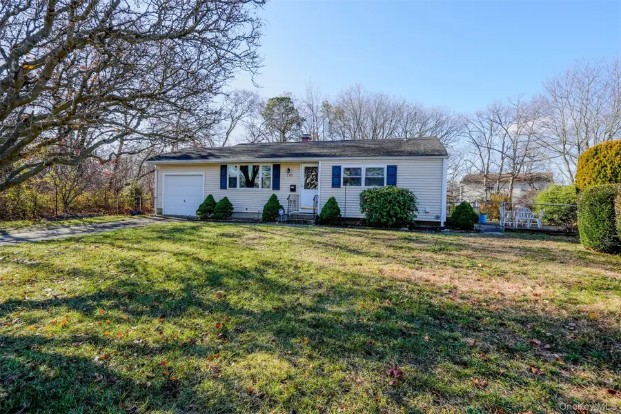 170 Sugarwood Lane, Central Islip, NY 11722 - Image #3
