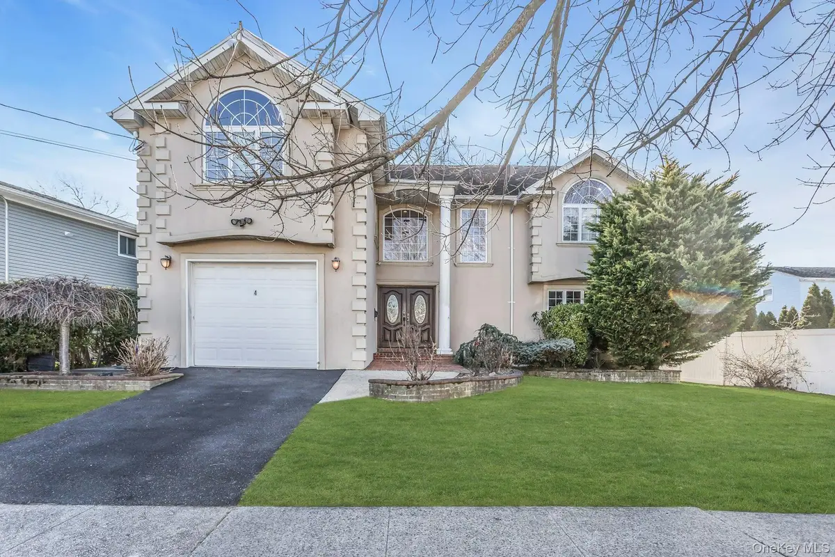 4 Laurette Lane, Freeport, NY 11520 - #1