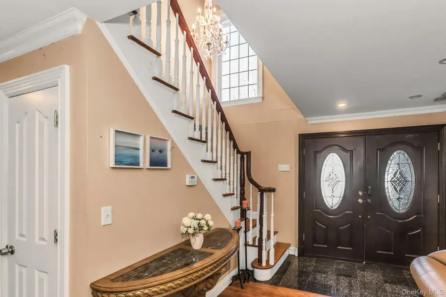 4 Laurette Lane, Freeport, NY 11520 - #3