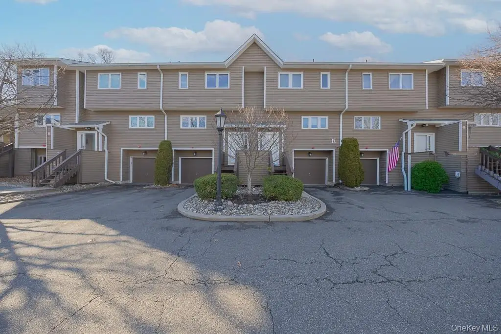 75 Village Green, Bardonia, NY 10954 - Image #1