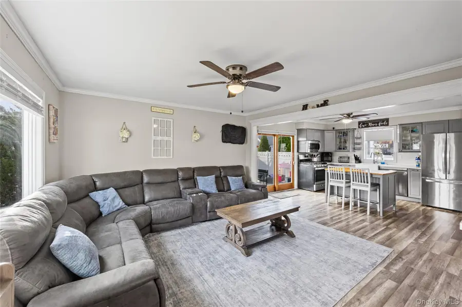 398 Concord Avenue, Lindenhurst, NY 11757 - Image #3