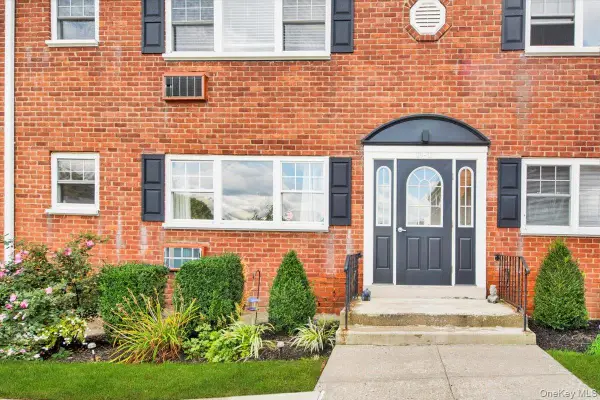 1879 Crompond Road #G-10, Peekskill, NY 10566