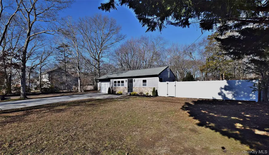 371 Oceanside Street, Islip Terrace, NY 11752 - Image #2