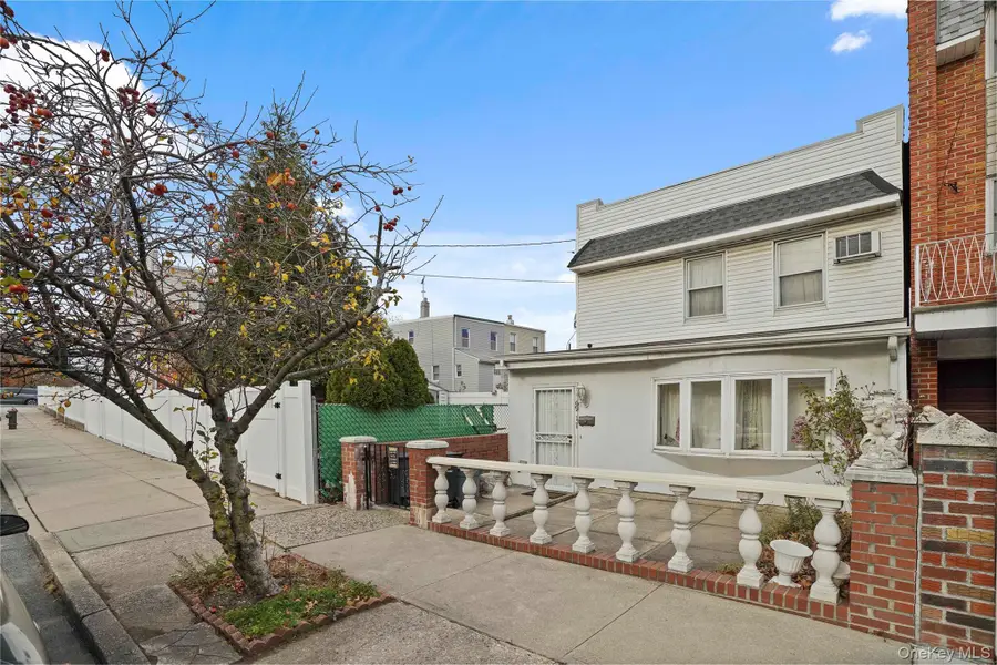 6911 62nd Drive, Middle Village, NY 11379 - Image #3