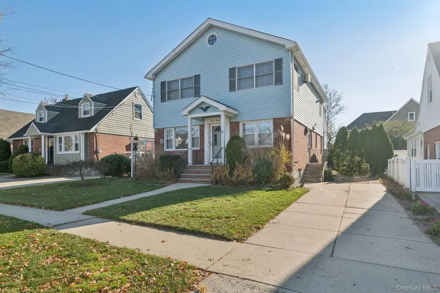 444 Carnation Avenue, Floral Park, NY 11001 - #2