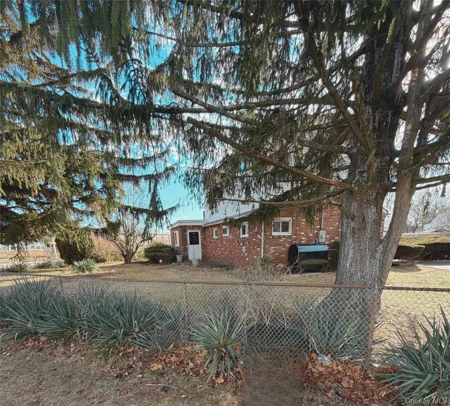 40 East Cherry Street, Central Islip, NY 11722 - Image #2