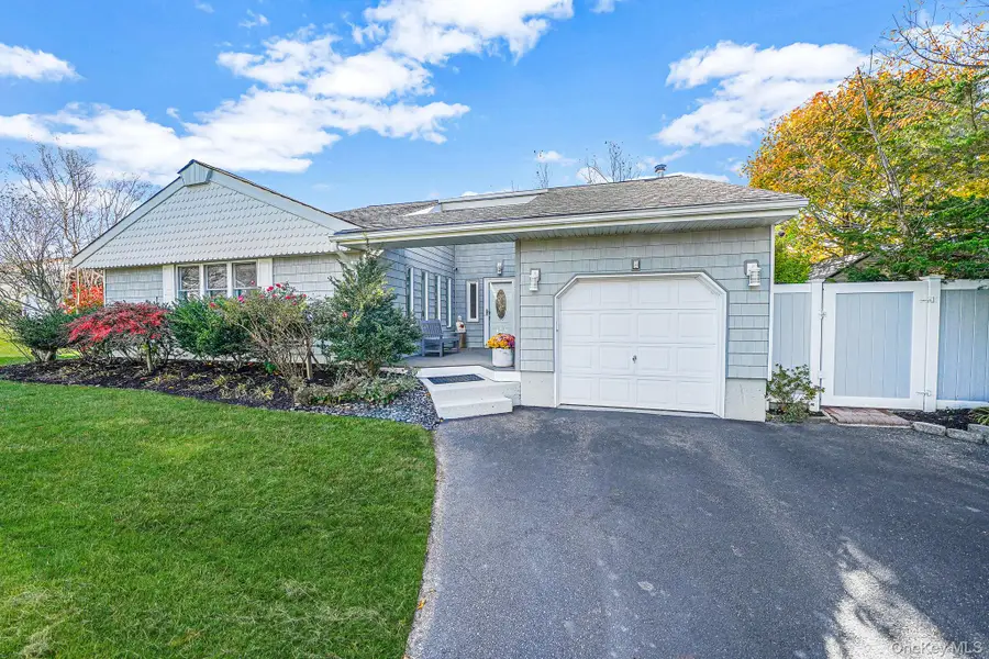 4 Malcolm Street, Bellport, NY 11713 - Image #2