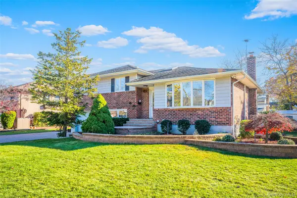 192 Birch Drive, Manhasset Hills, NY 11040