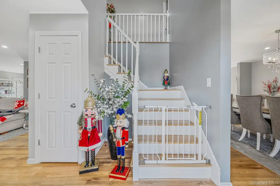 50 Verazzano Avenue, Copiague, NY 11726 - #3