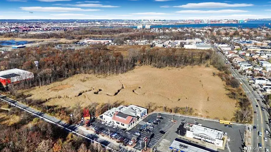 1105 Goethals Road N, Staten Island, NY 10303 - Image #3