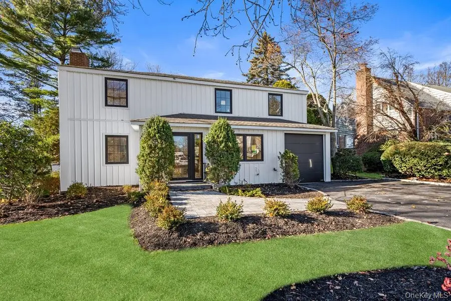 11 Entrance Road, East Hills, NY 11577 - Image #2