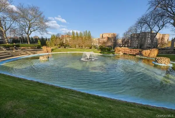 1 Bay Club Drive #6V, Bayside, NY 11360