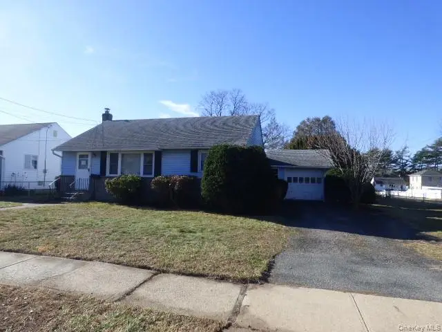 35 Gardner Avenue, Hicksville, NY 11801 - Image #2