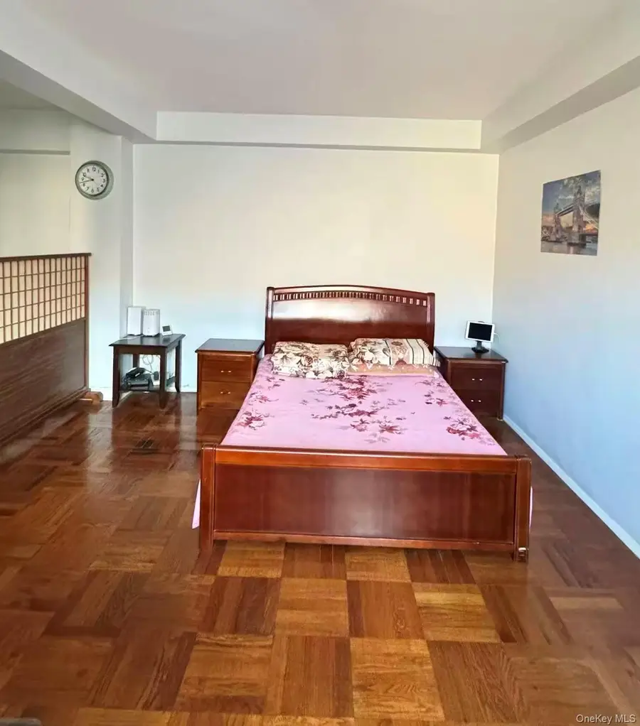 2220 E Tremont Avenue #5G, Bronx, NY 10462 - Image #2