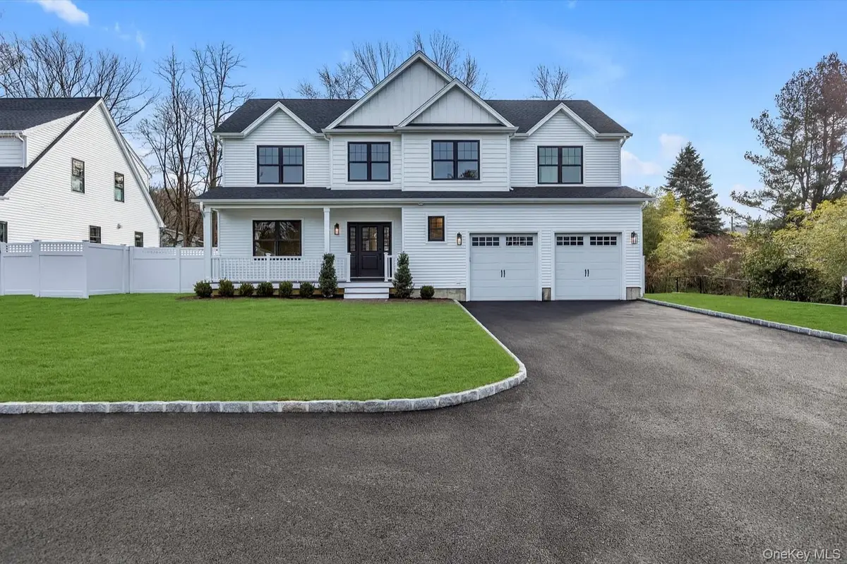 40 N Woodhull Road, Huntington, NY 11743 - Image #1