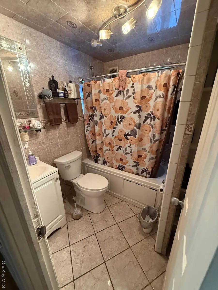 11715 200th Street, Saint Albans, NY 11412 - Image #3