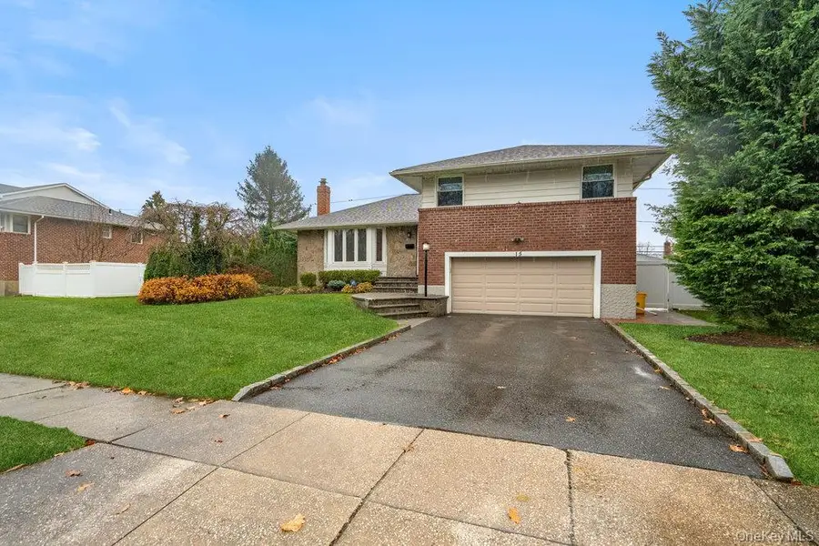 15 Morris Drive, Syosset, NY 11791 - Image #2