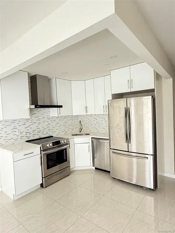 756 40th Street #1R, Brooklyn, NY 11232