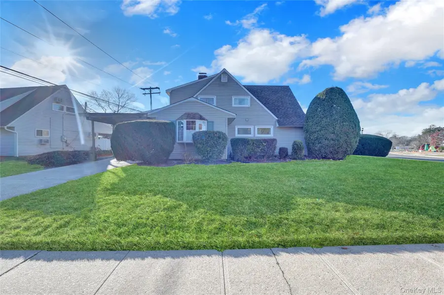 2 Welcome Lane, Wantagh, NY 11793 - Image #2