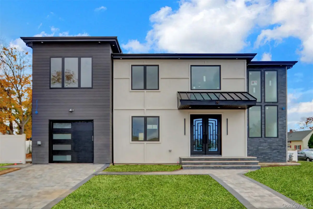 1 Gleaner Lane, Levittown, NY 11756 - Image #1