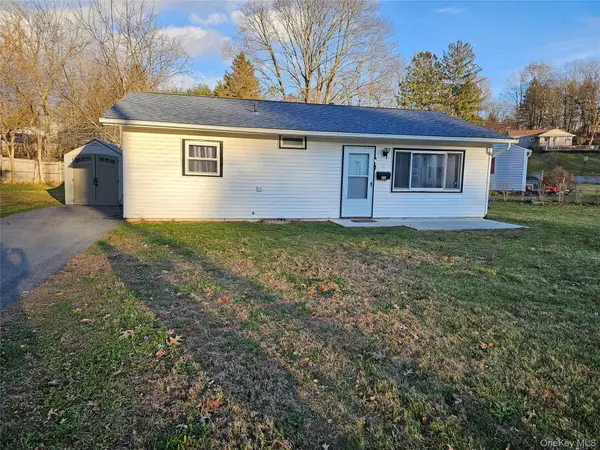 22 Van Wyck Drive, Poughkeepsie, NY 12601