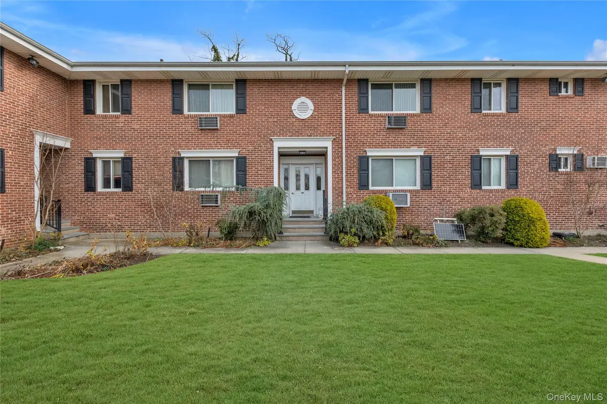 200 Merrick Road #I, Amityville, NY 11701 - Image #1