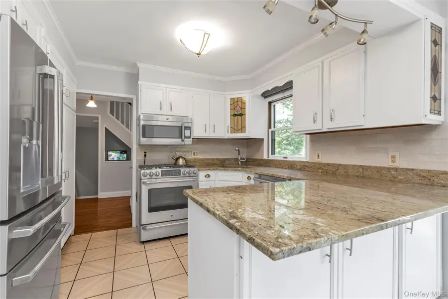 16 Deepdale Parkway, Roslyn Heights, NY 11577 - #3