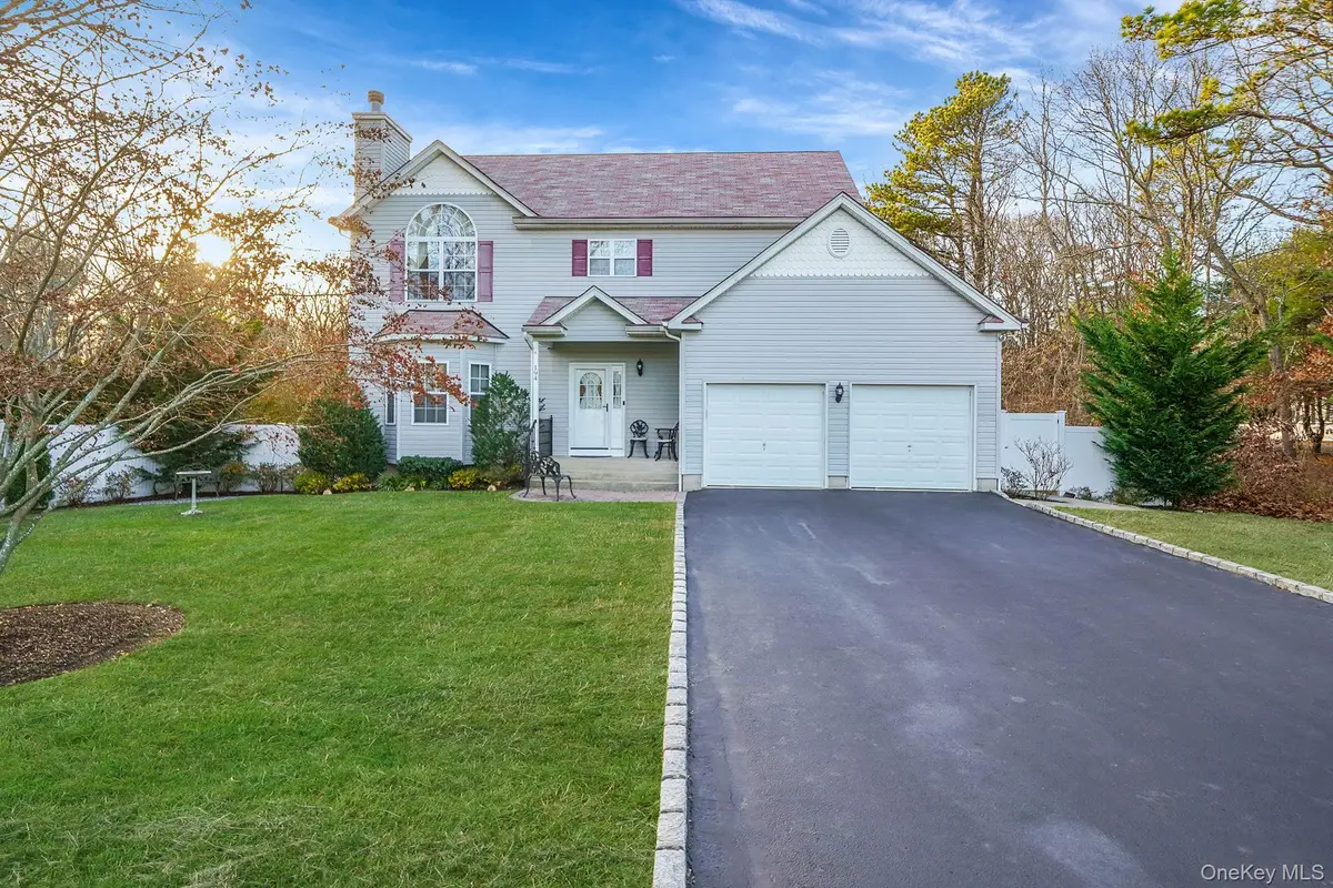 194 Oxhead Road, Centereach, NY 11720 - Image #1