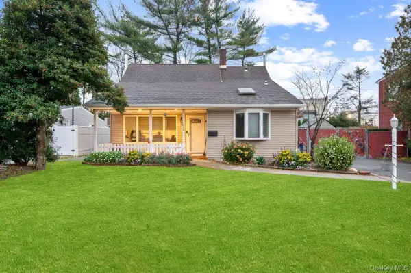 670 Mason Street, Westbury, NY 11590