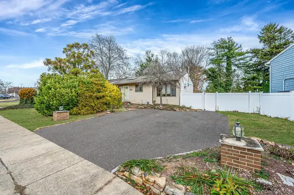 194 Central Park Road, Plainview, NY 11803