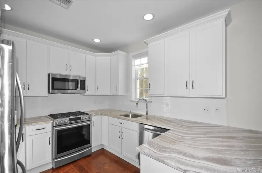 736 Verona Drive, Melville, NY 11747 - Image #3