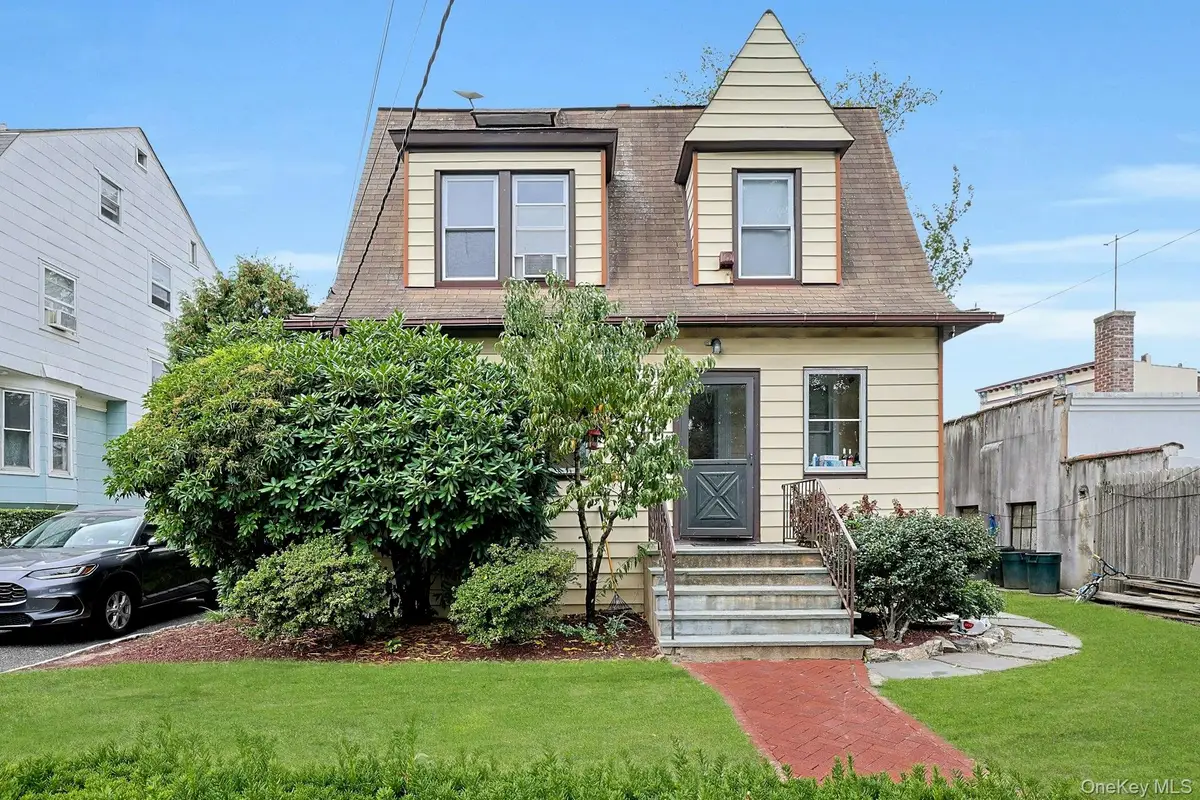 11 Woodland Avenue, New Rochelle, NY 10805 - #1