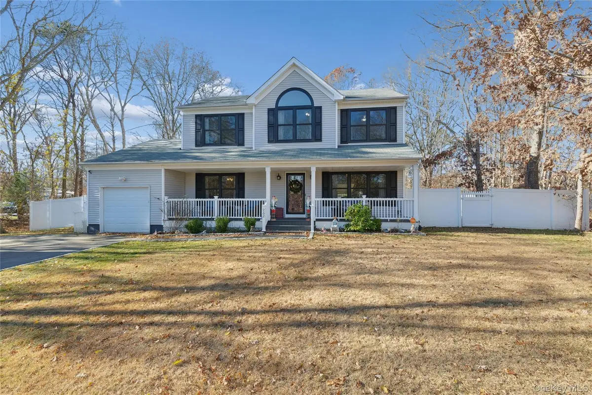 262 Walker Avenue, East Patchogue, NY 11772 - Image #1