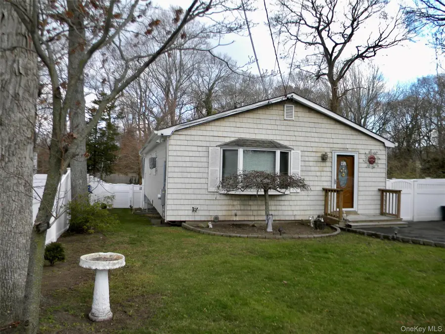 79 S Evergreen Drive, Selden, NY 11784 - Image #3