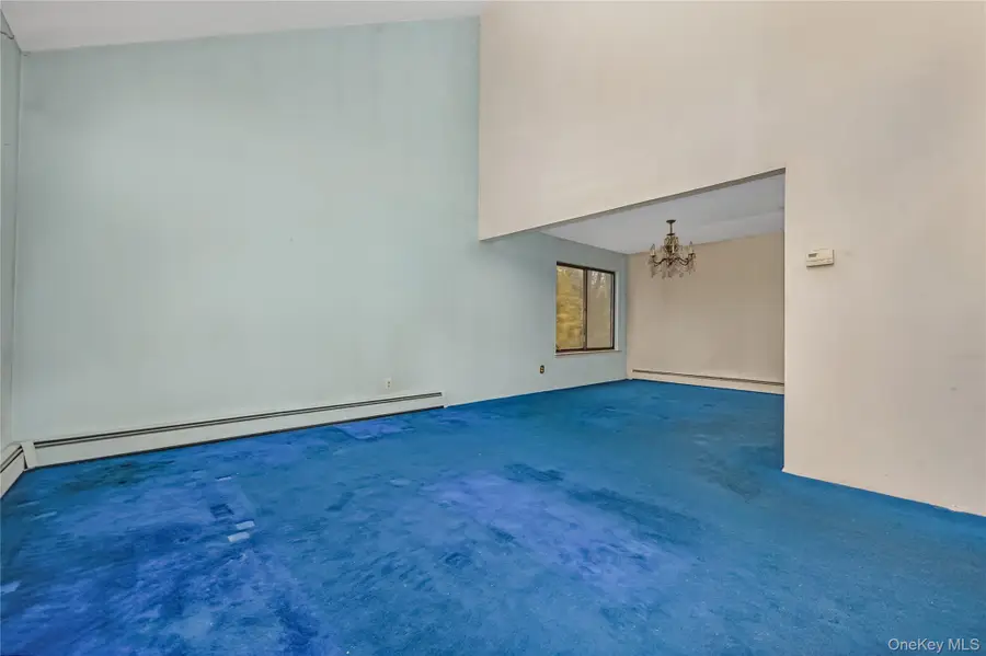 21 Hitching Post Lane, Glen Cove, NY 11542 - Image #3