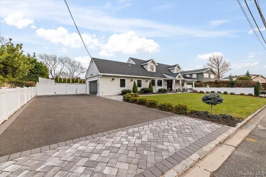 320 Clearview Lane, Massapequa, NY 11758 - Image #2