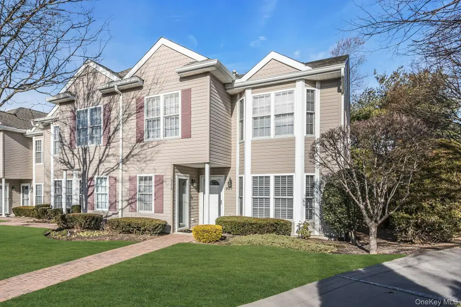 986 Madeira Boulevard, Melville, NY 11747 - Image #3