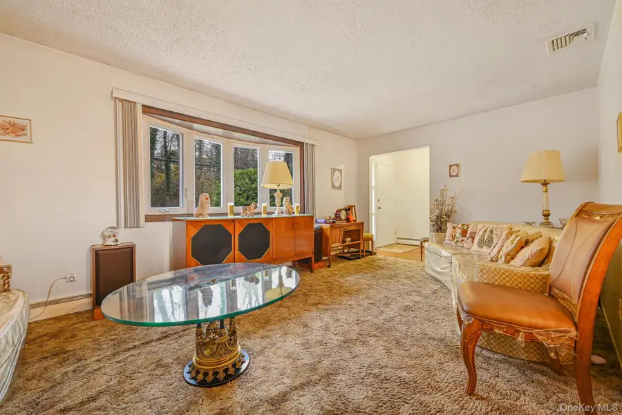 45 Roslyn Road, Roslyn Heights, NY 11577 - Image #3