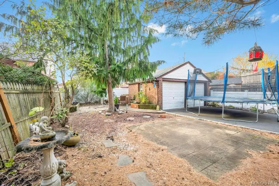 88 Marlboro Road, Valley Stream, NY 11581 - Image #3