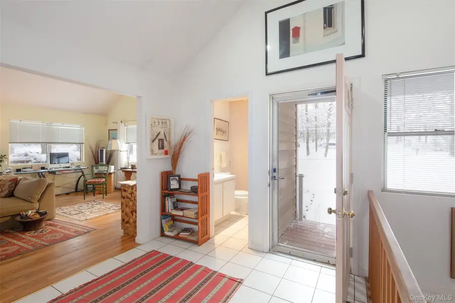 9 Woodview Way, Hampton Bays, NY 11946 - Image #3