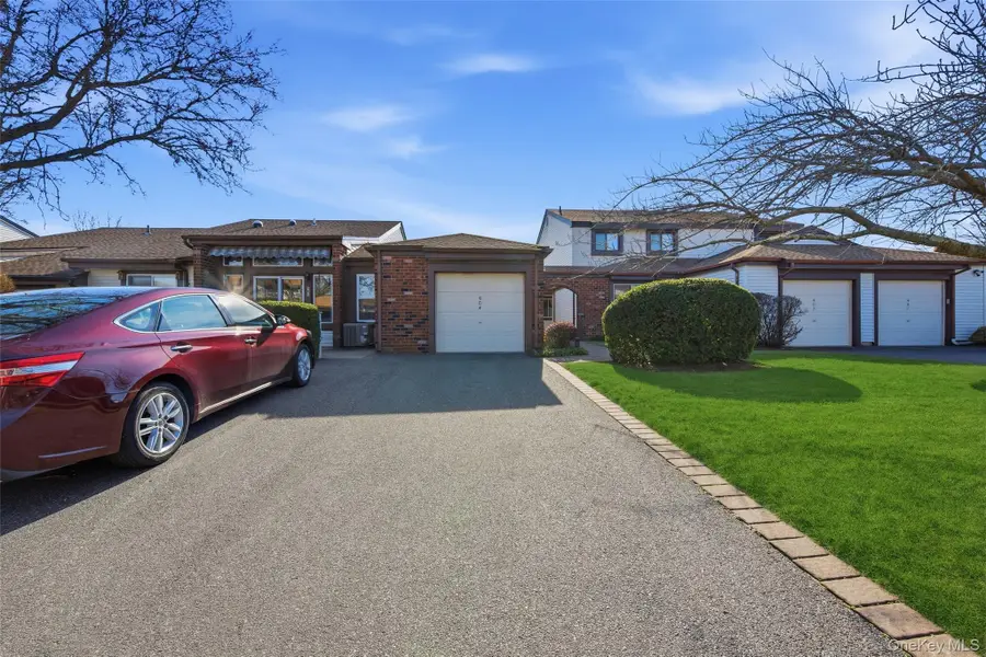 504 Gotham Court N, Saint James, NY 11780 - Image #2