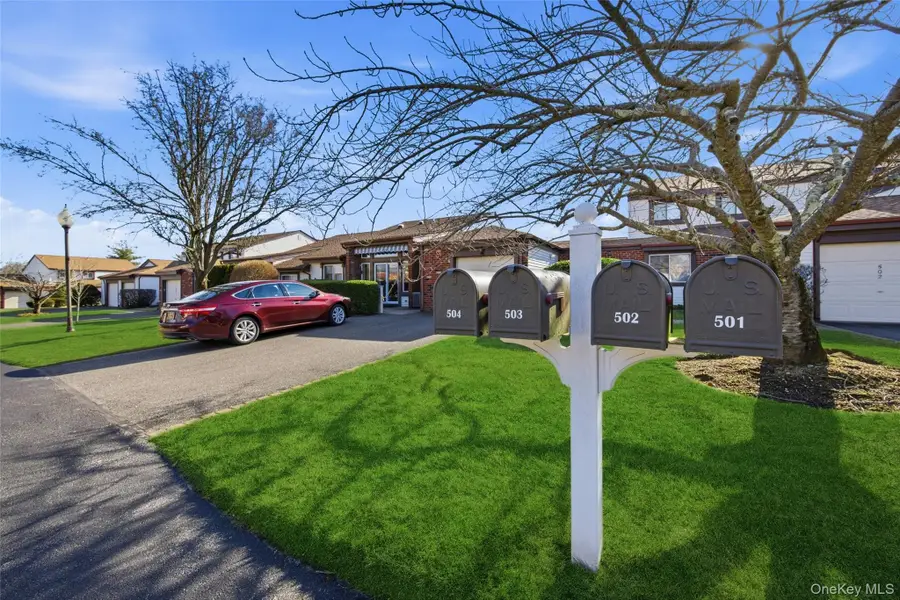 504 Gotham Court N, Saint James, NY 11780 - Image #3