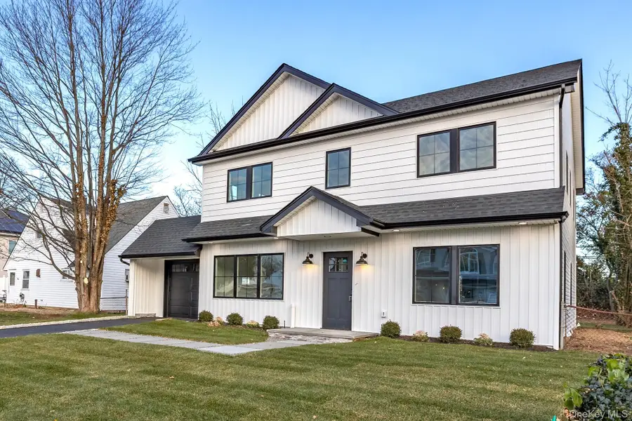 24 Rim Lane, Hicksville, NY 11801 - Image #3